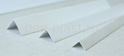 Уголок жёсткий белый 40х20