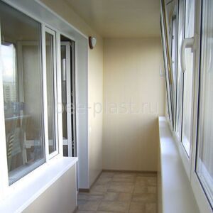 Обшивка балкона панелями